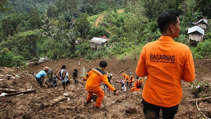 14 Orang Meninggal Akibat Tanah Longsor Di Tana Toraja – Kaltengdaily