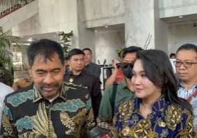 


Gubernur Aceh Muzakir Manaf dan Gubernur Maluku Utara Sherly Tjoanda.