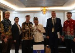 Gubernur Kalimantan Tengah Agustiar Sabran melakukan pertemuan dengan Duta Besar Rusia untuk Indonesia H.E Mr. Sergei Tolchenov dan rombongan.