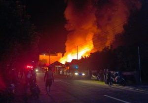 


Kebakaran di Kuala Pembuang, Kabupaten Seruyan, Kamis (24/4/2025) malam.