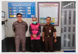 Mantan Bupati Tabalong dua periode akhirnya resmi ditahan Kejaksaan Negeri (Kejari) Tabalong, Kamis (28/8/2025) sekitar pukul 14.00 Wita.